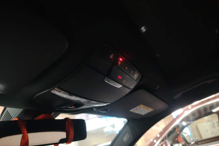 Used Mercedes-Benz GLC 2021 GLC 260 L 4MATIC Dynamic Edition Headliner