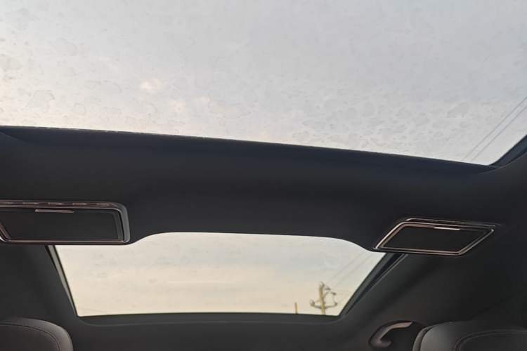 Used Mercedes-Benz GLC 2021 GLC 260 L 4MATIC Dynamic Edition Headliner