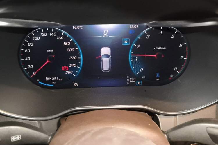 Used Mercedes-Benz GLC 2021 GLC 260 L 4MATIC Luxury Model Instrument Cluster