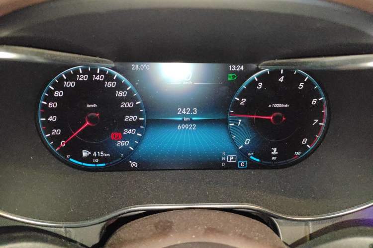 Used Mercedes-Benz GLC 2021 GLC 260 L 4MATIC Luxury Model Instrument Cluster