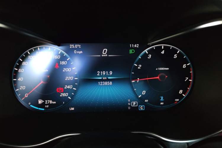 Used Mercedes-Benz GLC 2021 GLC 260 L 4MATIC Luxury Model Instrument Cluster
