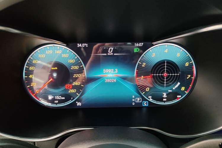 Used Mercedes-Benz GLC 2021 GLC 260 L 4MATIC Luxury Model Instrument Cluster