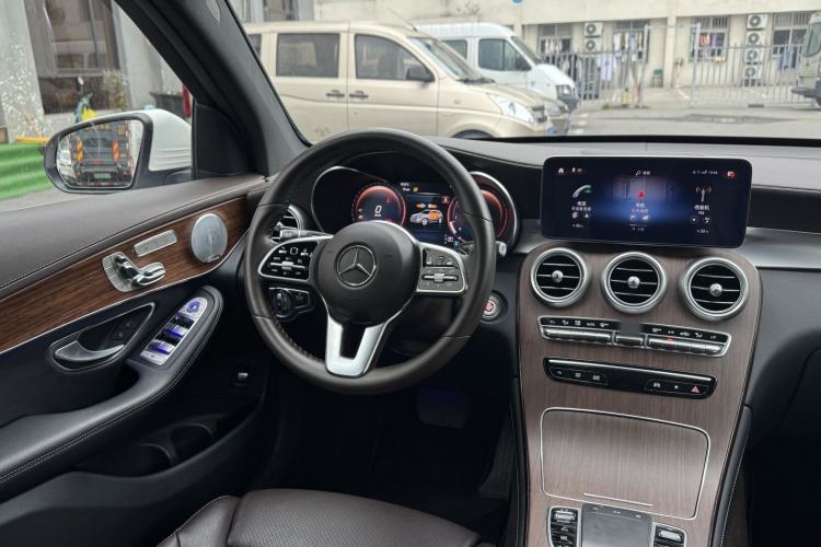 Used Mercedes-Benz GLC 2021 GLC 300 L 4MATIC Dynamic Model Interior 1