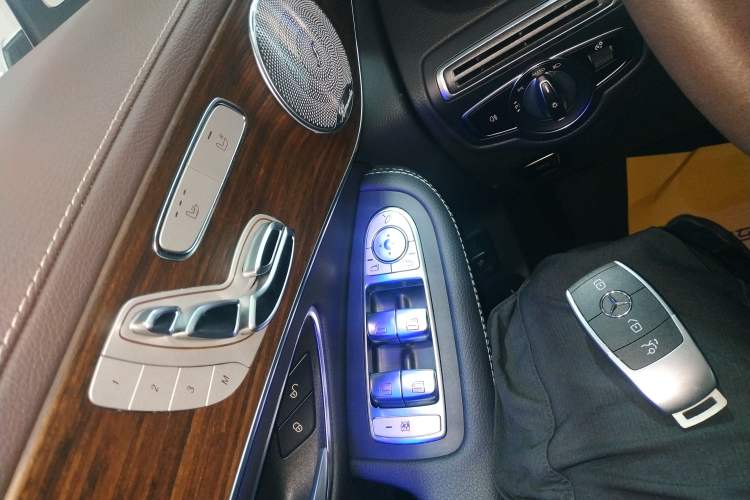 Used Mercedes-Benz GLC 2021 GLC 300 L 4MATIC Dynamic Model Interior 1