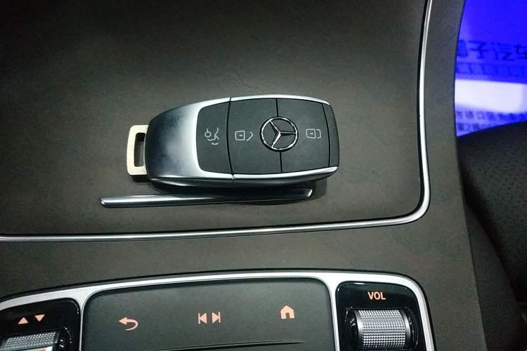 Used Mercedes-Benz GLC 2021 GLC 260 L 4MATIC Luxury Model Interior 1