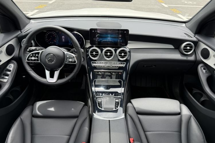 Used Mercedes-Benz GLC 2021 GLC 260 L 4MATIC Dynamic Edition Interior 10