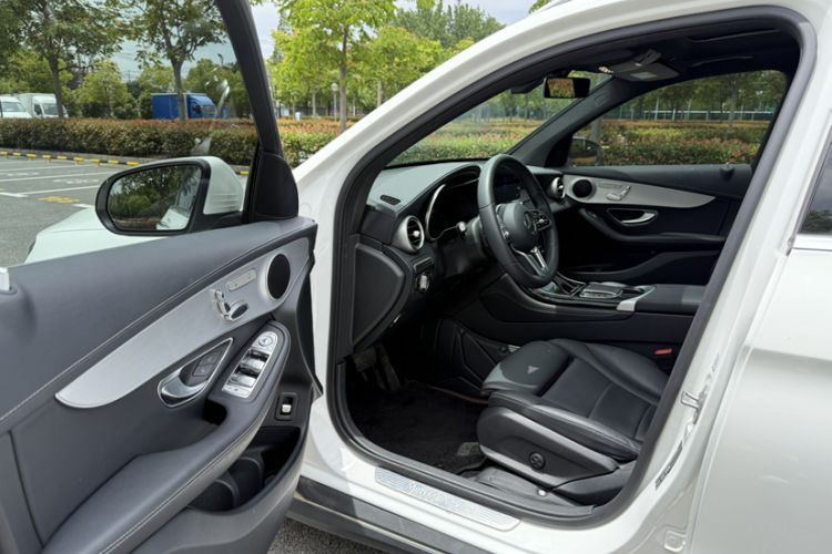 Used Mercedes-Benz GLC 2021 GLC 260 L 4MATIC Dynamic Edition Interior 11