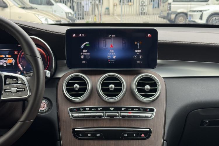 Used Mercedes-Benz GLC 2021 GLC 300 L 4MATIC Dynamic Model Interior 2