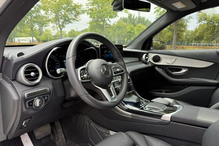 Used Mercedes-Benz GLC 2021 GLC 260 L 4MATIC Dynamic Edition Interior 2