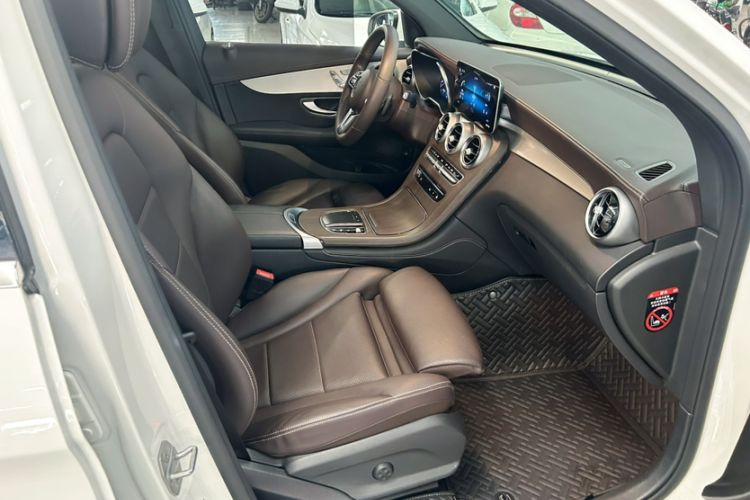 Used Mercedes-Benz GLC 2021 GLC 260 L 4MATIC Dynamic Edition Interior 2