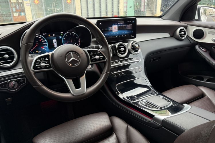 Used Mercedes-Benz GLC 2021 GLC 260 L 4MATIC Dynamic Edition Interior 3