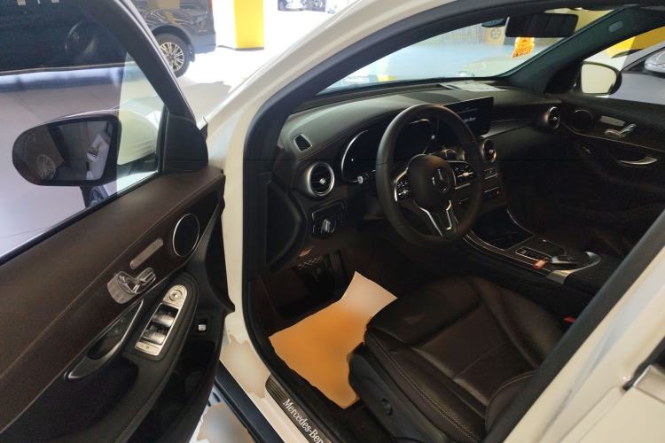 Used Mercedes-Benz GLC 2021 GLC 260 L 4MATIC Luxury Model Interior 3