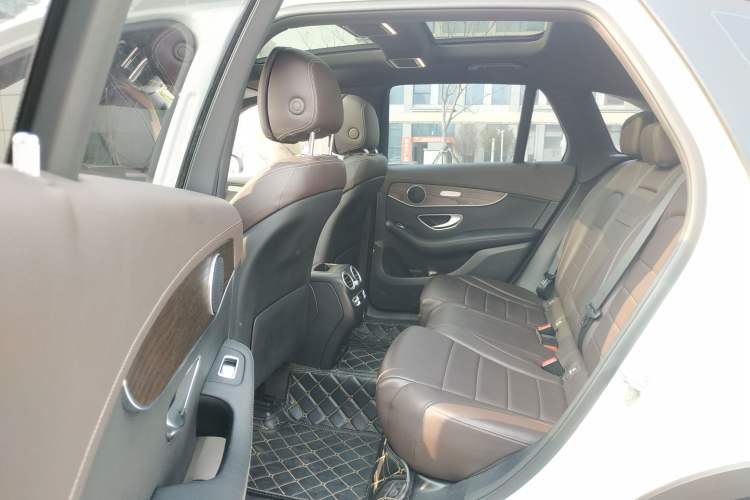 Used Mercedes-Benz GLC 2021 GLC 260 L 4MATIC Luxury Model Interior 3