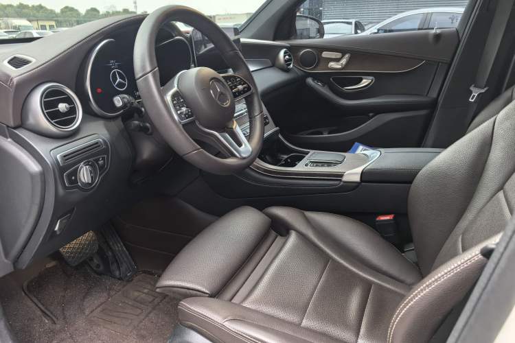 Used Mercedes-Benz GLC 2021 GLC 260 L 4MATIC Luxury Model Interior 4