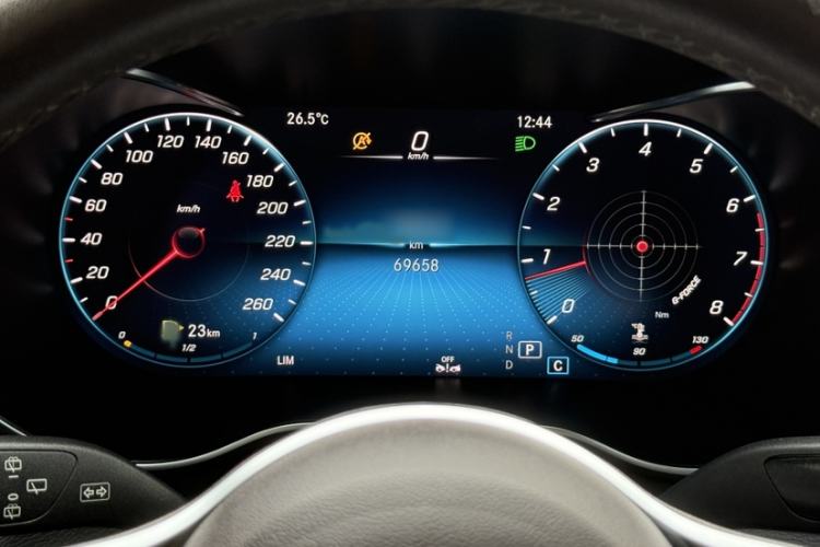 Used Mercedes-Benz GLC 2021 GLC 260 L 4MATIC Dynamic Edition Interior 4