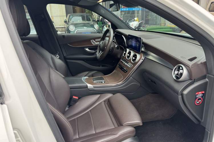 Used Mercedes-Benz GLC 2021 GLC 300 L 4MATIC Dynamic Model Interior 5
