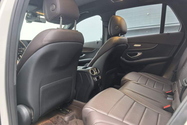 Used Mercedes-Benz GLC 2021 GLC 260 L 4MATIC Luxury Model Interior 5