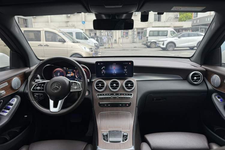 Used Mercedes-Benz GLC 2021 GLC 300 L 4MATIC Dynamic Model Interior 6