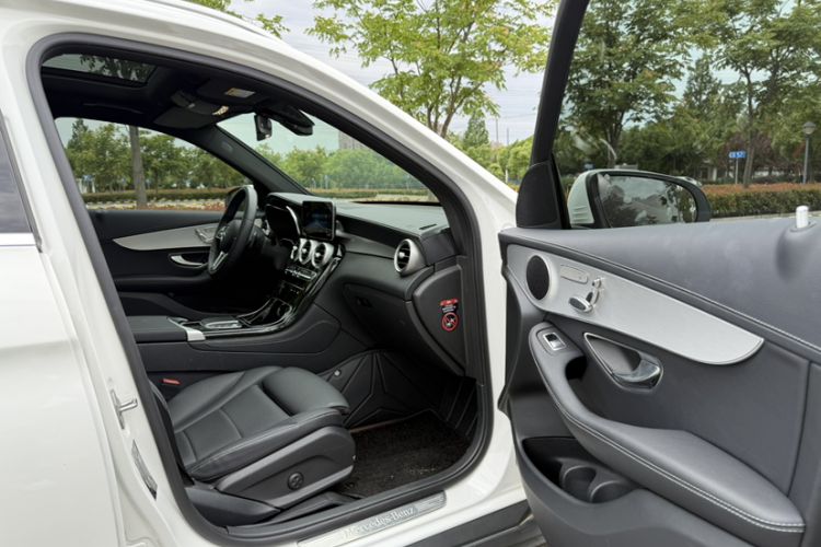 Used Mercedes-Benz GLC 2021 GLC 260 L 4MATIC Dynamic Edition Interior 6