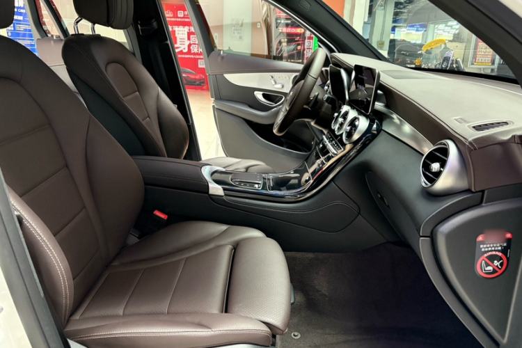 Used Mercedes-Benz GLC 2021 GLC 260 L 4MATIC Dynamic Edition Interior 6