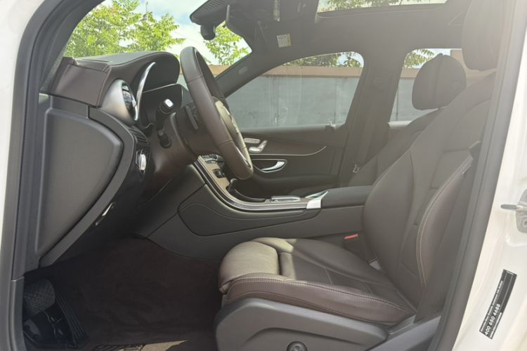 Used Mercedes-Benz GLC 2021 GLC 260 L 4MATIC Luxury Model Interior 6
