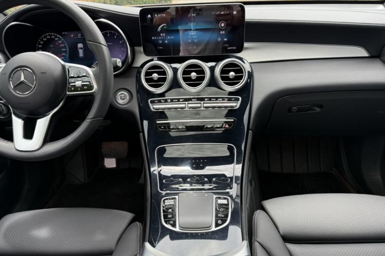 Used Mercedes-Benz GLC 2021 GLC 260 L 4MATIC Dynamic Edition Interior 8
