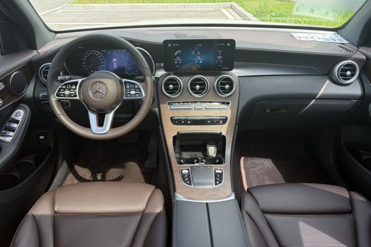 Used Mercedes-Benz GLC 2021 GLC 260 L 4MATIC Luxury Model Interior 8