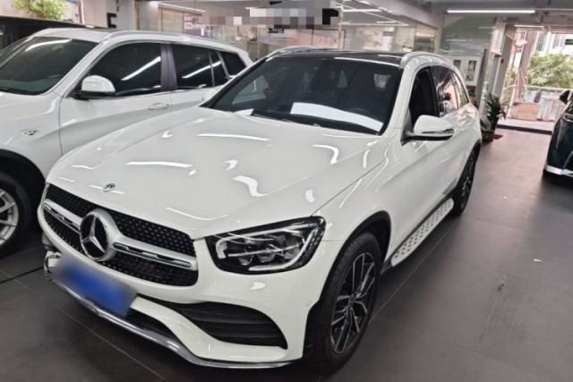 Ojetý Mercedes-Benz GLC 2021 GLC 260 L 4MATIC Luxury Model