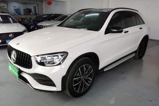Ojetý Mercedes-Benz GLC 2021 GLC 260 L 4MATIC Luxury Model