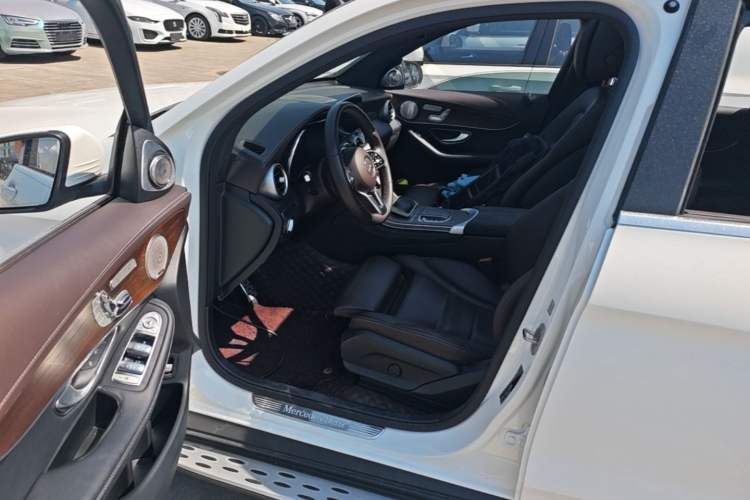 Used Mercedes-Benz GLC 2021 GLC 260 L 4MATIC Luxury Model Left Front Seat
