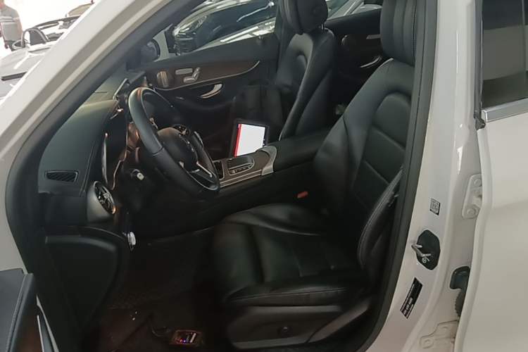 Used Mercedes-Benz GLC 2021 GLC 300 L 4MATIC Dynamic Model Left Front Seat
