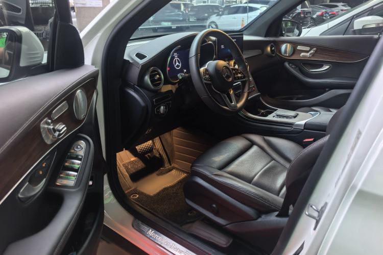 Used Mercedes-Benz GLC 2021 GLC 300 L 4MATIC Dynamic Model Left Front Seat
