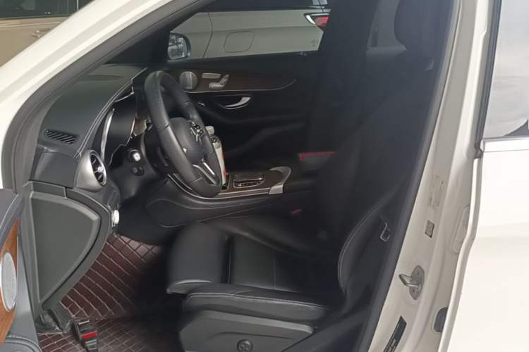 Used Mercedes-Benz GLC 2021 GLC 300 L 4MATIC Dynamic Model Left Front Seat