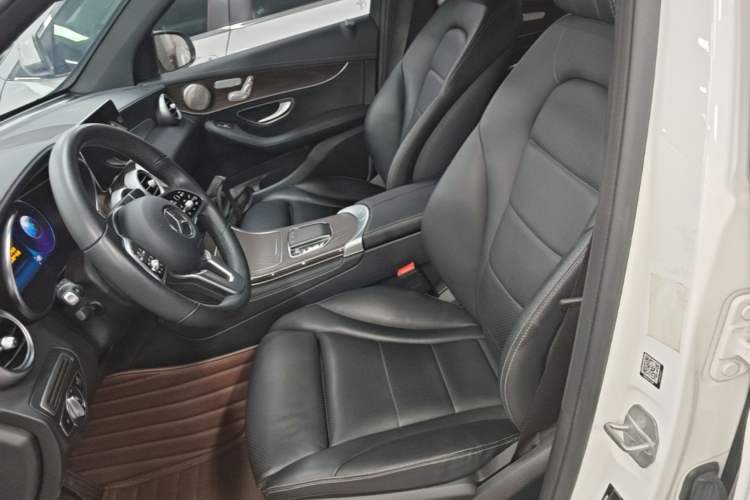 Used Mercedes-Benz GLC 2021 GLC 260 L 4MATIC Luxury Model Left Front Seat