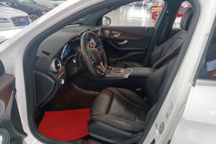 Used Mercedes-Benz GLC 2021 GLC 300 L 4MATIC Dynamic Model Left Front Seat