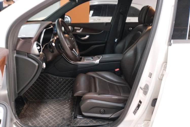 Used Mercedes-Benz GLC 2021 GLC 300 L 4MATIC Dynamic Model Left Front Seat