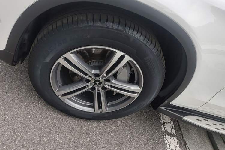 Used Mercedes-Benz GLC 2021 GLC 260 L 4MATIC Dynamic Edition Left Front Wheel Hub