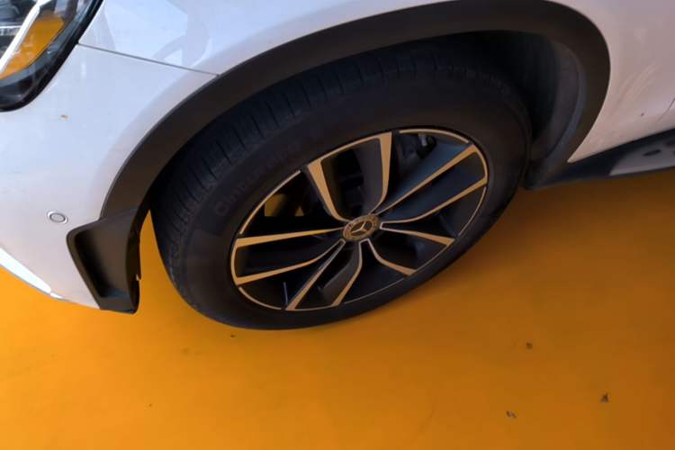 Used Mercedes-Benz GLC 2021 GLC 300 L 4MATIC Dynamic Model Left Front Wheel Hub