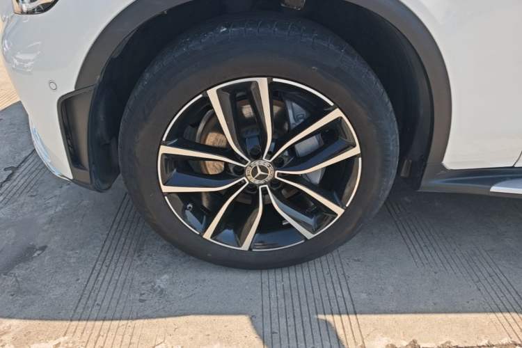 Used Mercedes-Benz GLC 2021 GLC 260 L 4MATIC Luxury Model Left Front Wheel Hub