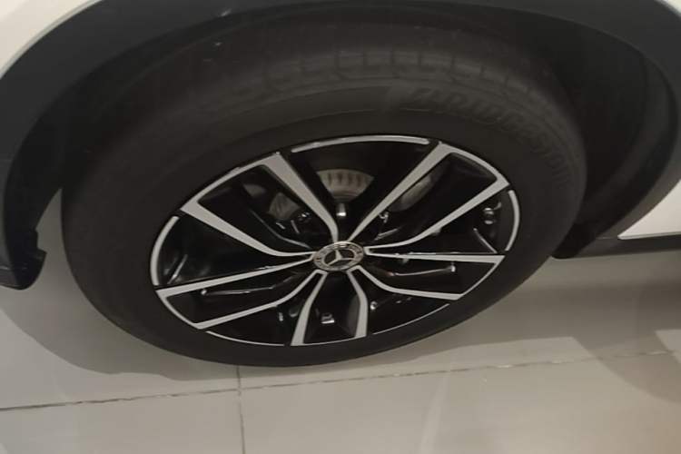Used Mercedes-Benz GLC 2021 GLC 260 L 4MATIC Luxury Model Left Front Wheel Hub