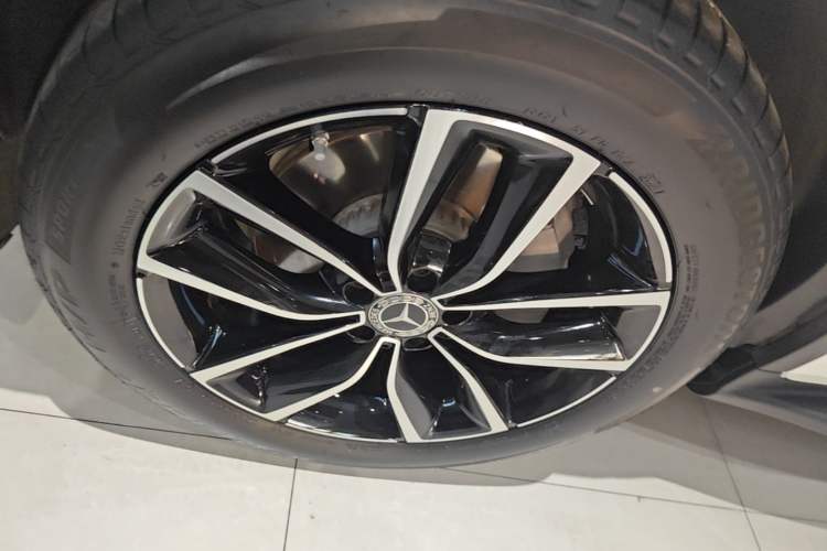 Used Mercedes-Benz GLC 2021 GLC 300 L 4MATIC Dynamic Model Left Front Wheel Hub
