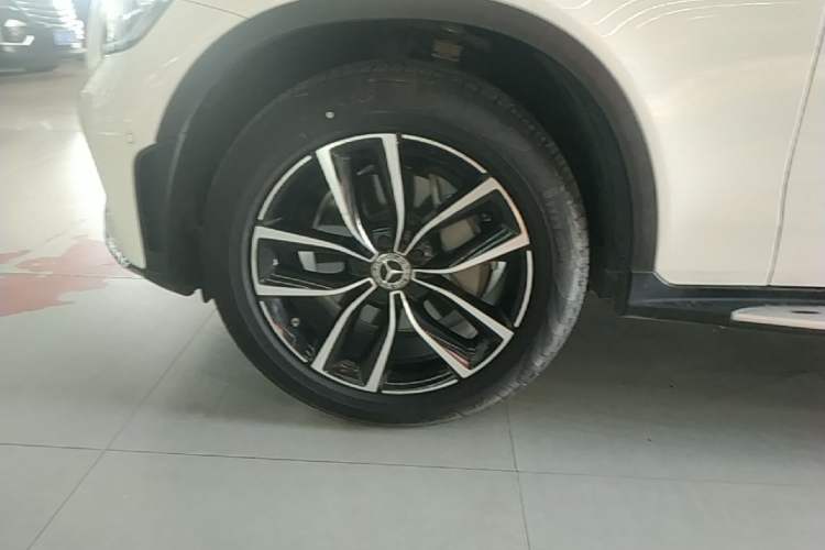 Used Mercedes-Benz GLC 2021 GLC 300 L 4MATIC Dynamic Model Left Front Wheel Hub