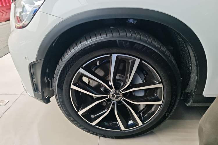 Used Mercedes-Benz GLC 2021 GLC 260 L 4MATIC Luxury Model Left Front Wheel Hub