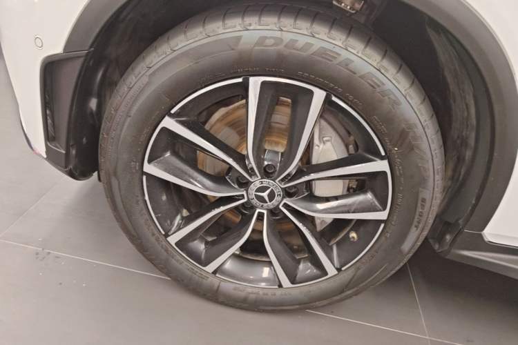 Used Mercedes-Benz GLC 2021 GLC 260 L 4MATIC Luxury Model Left Front Wheel Hub