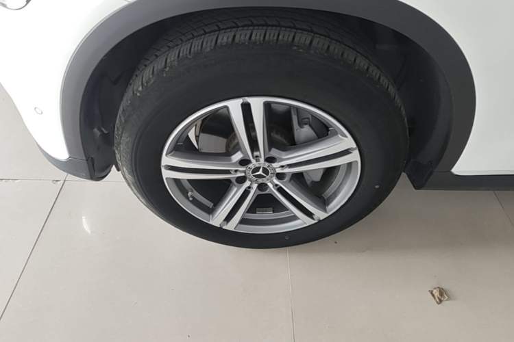 Used Mercedes-Benz GLC 2021 GLC 260 L 4MATIC Dynamic Edition Left Front Wheel Hub