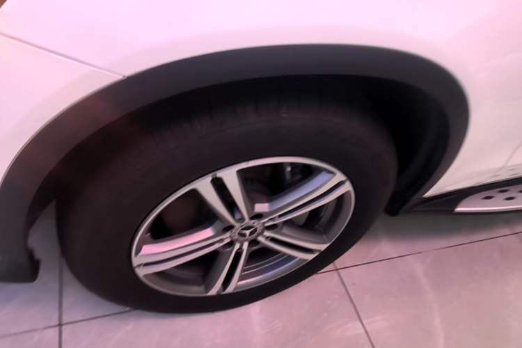 Used Mercedes-Benz GLC 2021 GLC 260 L 4MATIC Dynamic Edition Left Front Wheel Hub