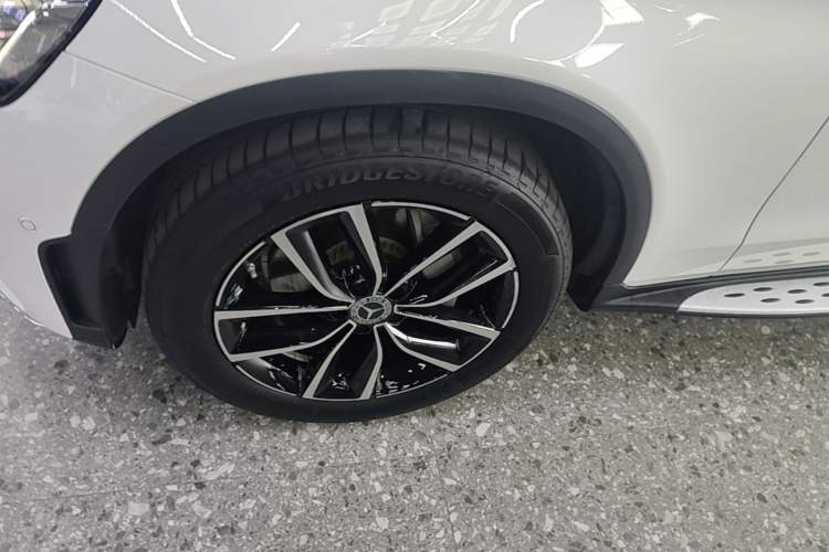 Used Mercedes-Benz GLC 2021 GLC 260 L 4MATIC Luxury Model Left Front Wheel Hub