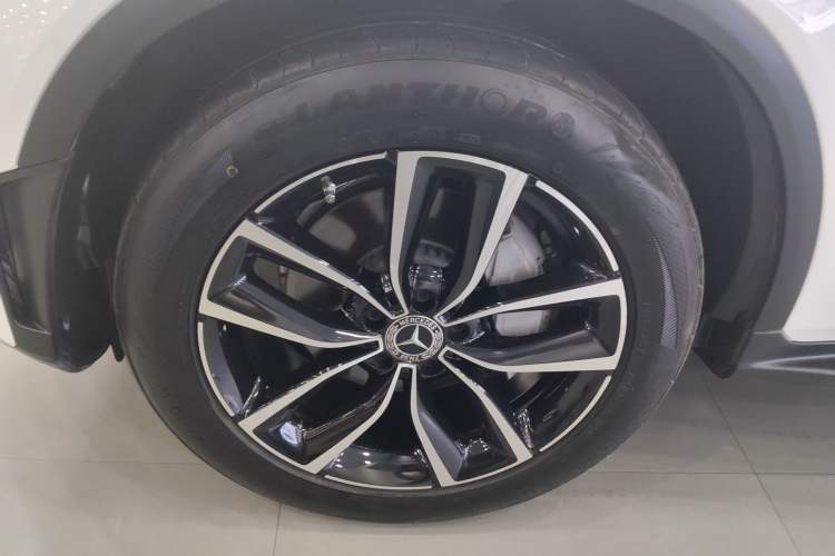Used Mercedes-Benz GLC 2021 GLC 300 L 4MATIC Dynamic Model Left Front Wheel Hub