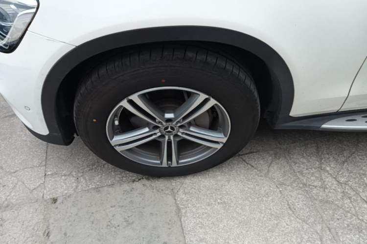 Used Mercedes-Benz GLC 2021 GLC 260 L 4MATIC Dynamic Edition Left Front Wheel Hub