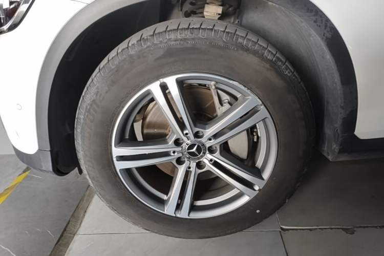 Used Mercedes-Benz GLC 2021 GLC 260 L 4MATIC Dynamic Edition Left Front Wheel Hub